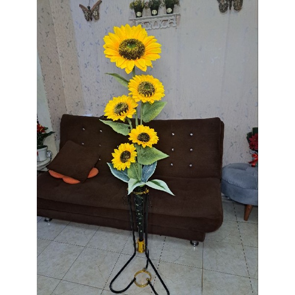 bunga matahari artificial bunga matahari jumbo kuntum 5 berikut pot standing besi corong/Bunga sudut
