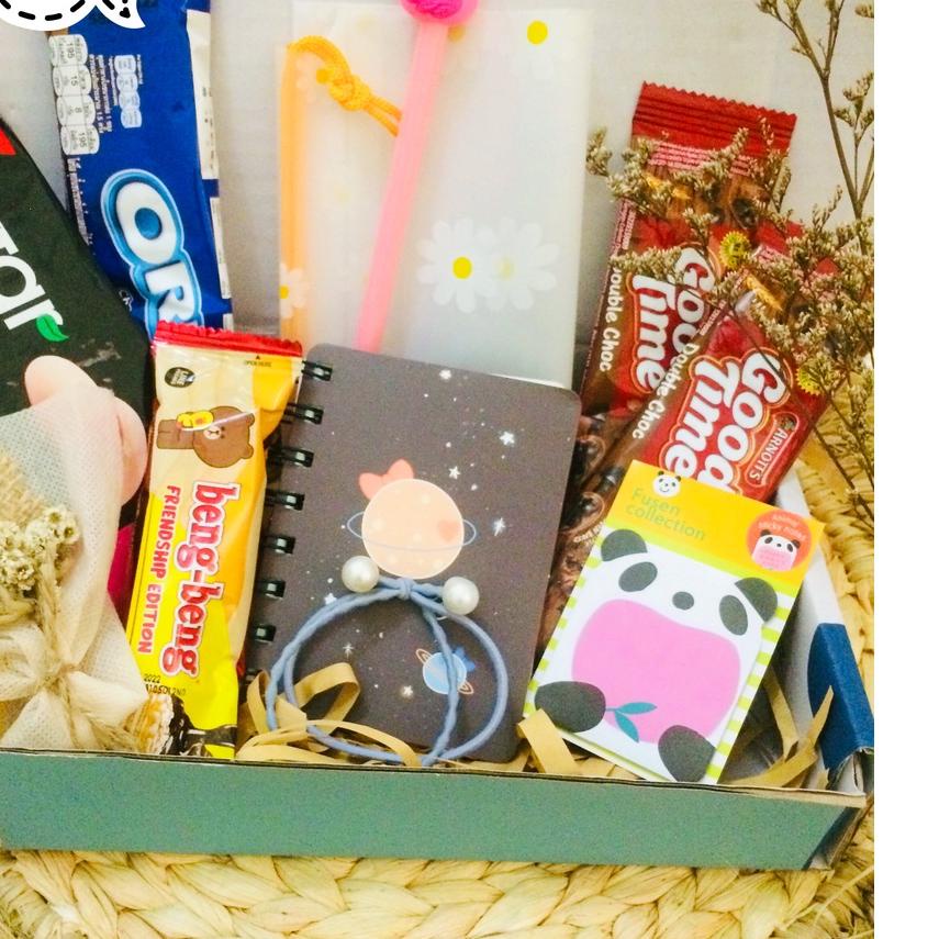 

TERLARIS SNACK BOX HAMPERS ULANG TAHUN HAMPERS GRADUATION KADO WISUDA HAMPER WISUDA MURAH GIFT BOX HADIAH ULANG TAHUN