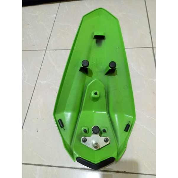 COVER TUTUP JOK BELAKANG PLASTIK SINGLE SeAT NINJA 250 F1 ORI