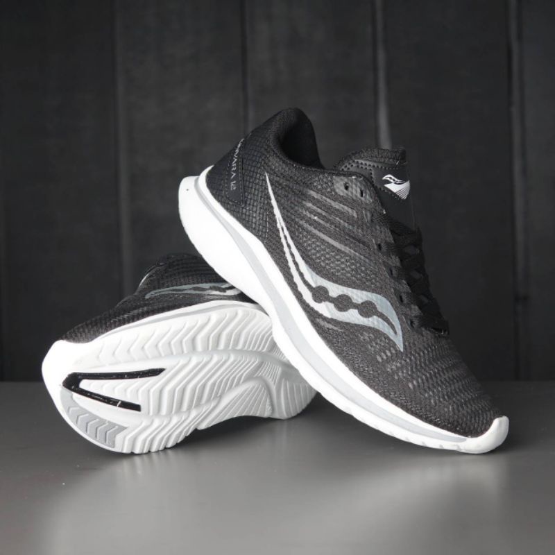 Sepatu Running Saucony Kinvara 12 Sepatu Olahraga Pria Sepatu Saucony