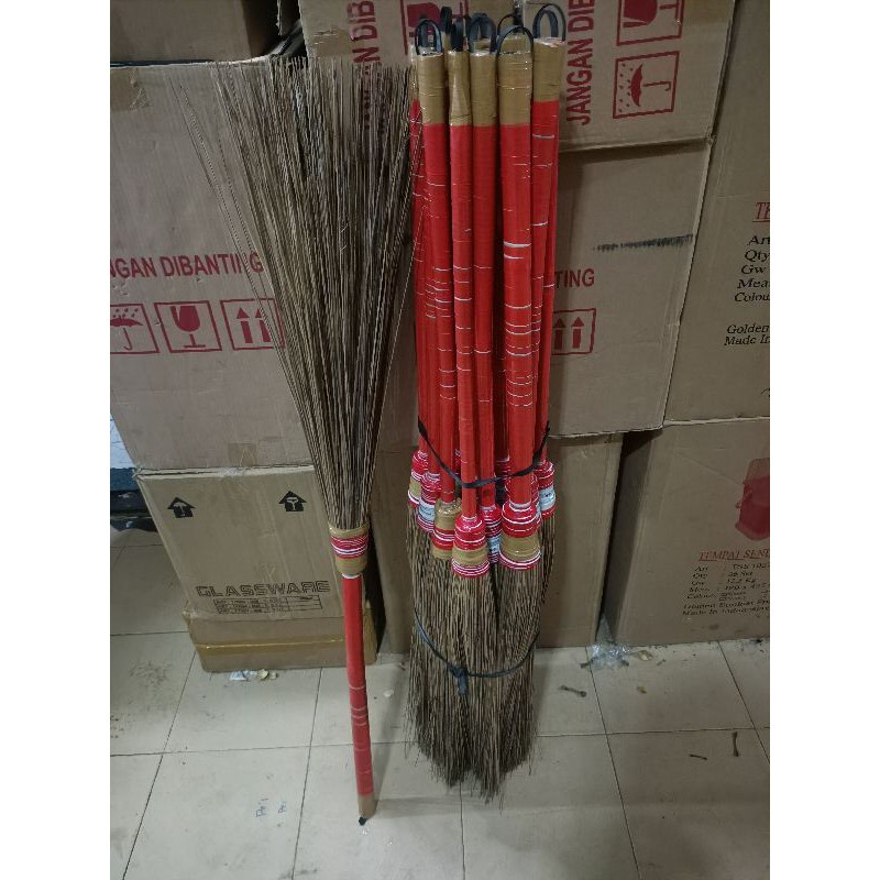 Sapu Lidi Bagus Berkualitas Murah / Lidi Kelapa / Sapu Lidi Gagang Bambu / Lidi Banyak Tebal