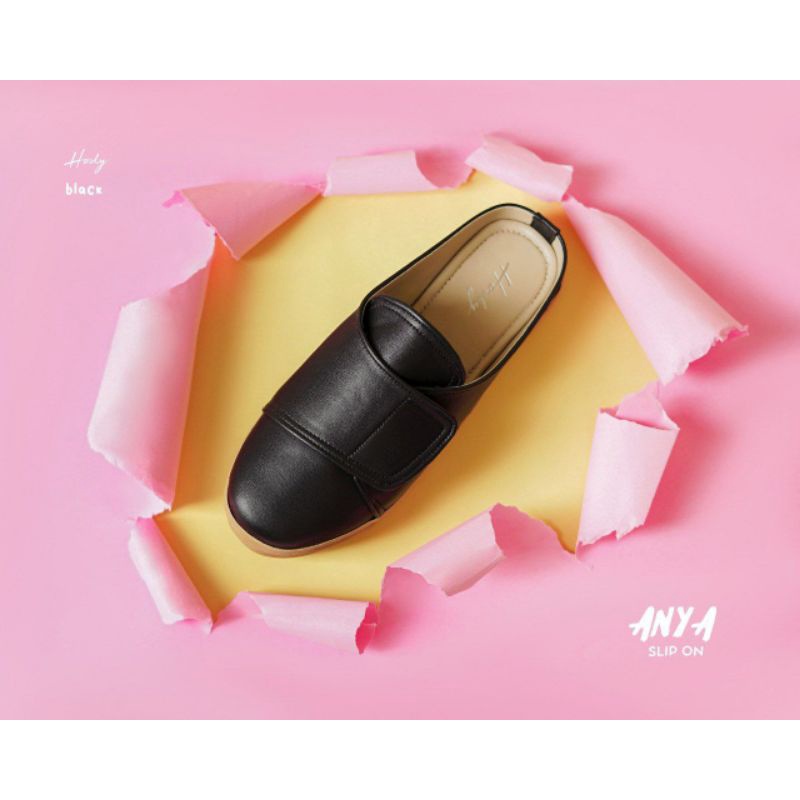 Sepatu Anya Slip On by Hody