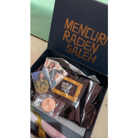 PHOTOCARD FAN TOKEN HEIST KIT MENCURI RADEN SALEH