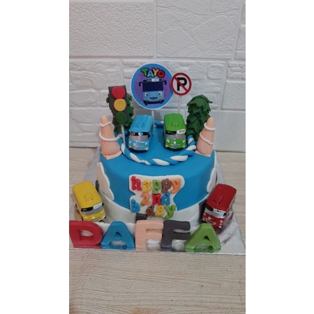 

cake ultah full fondan