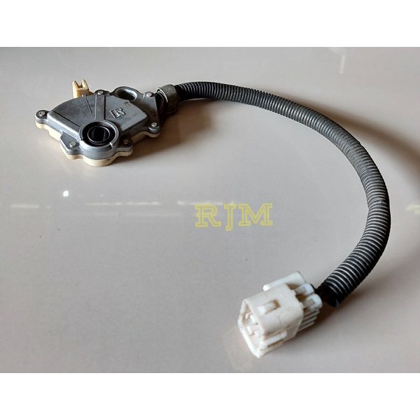 Inhibitor Selector Switch Matic Toyota Terios Rush Luxxio Grand Max Xenia Avanza Original