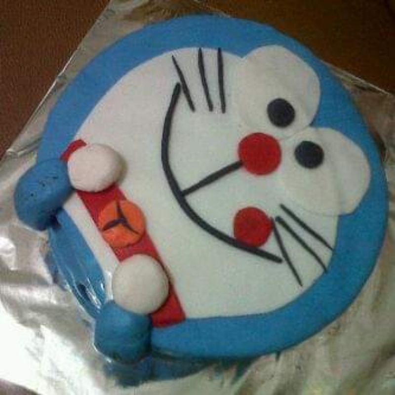 

doraemon cake 16cm