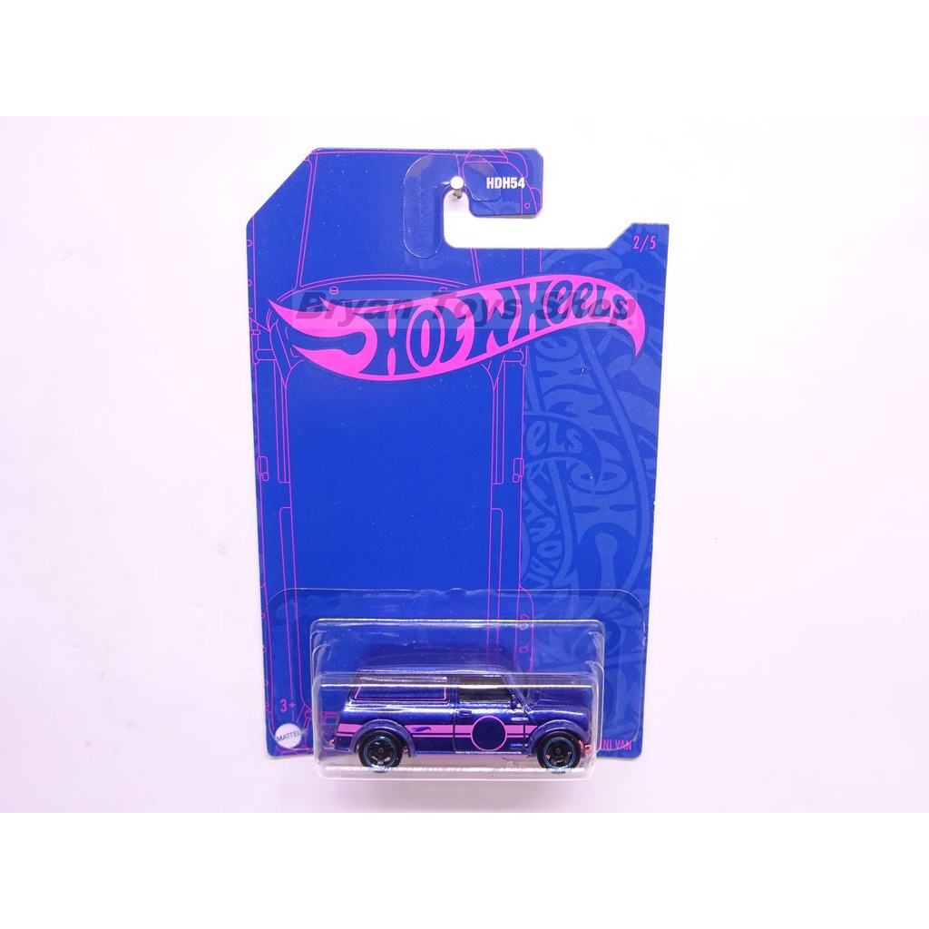 Hot Wheels PEARL AND CHROME 67 Austin Mini Van No. 54