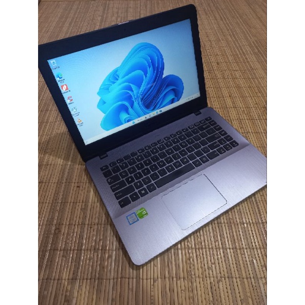 Laptop Asus A442UR Core i5-8250U Nvidia 930MX 4GB SSD 512GB