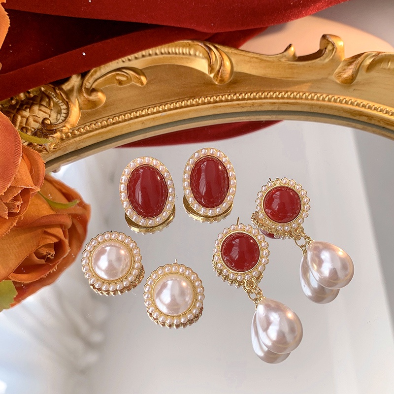 Anting Pejantan Mutiara Merah Anting Pejantan Wanita Anting Vintage Musim Gugur Musim Dingin Pesta Anting Natal
