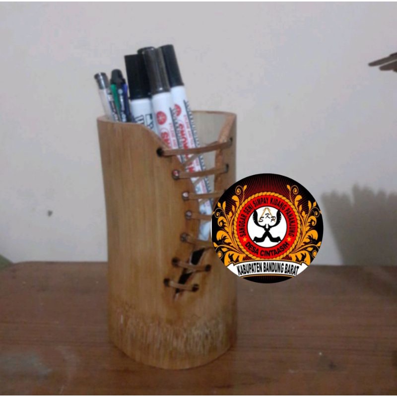 

TEMPAT PENSIL/PULPEN BAMBU UKIR 1 PCS