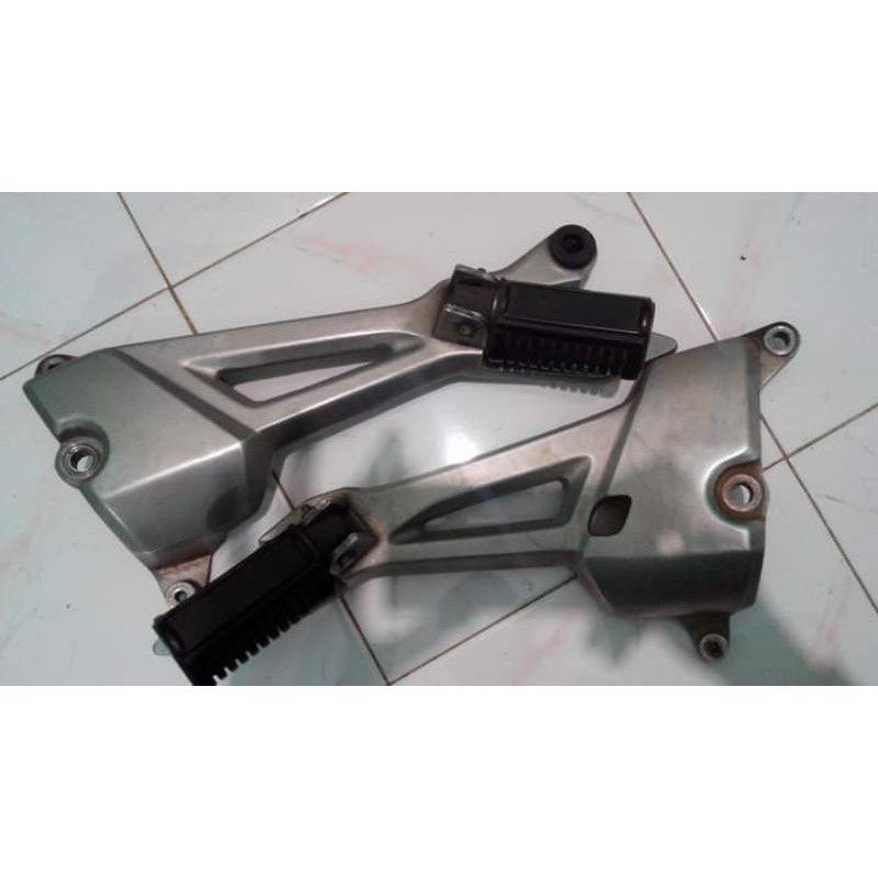 postep footstep pijakan kaki belakang megapro primus ori copotan motor