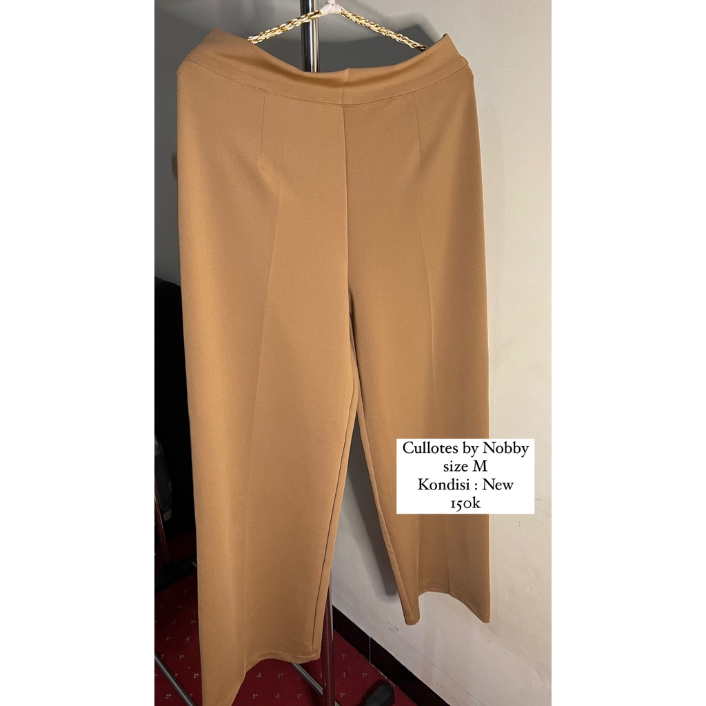 Preloved Seila  Kulot Nobby