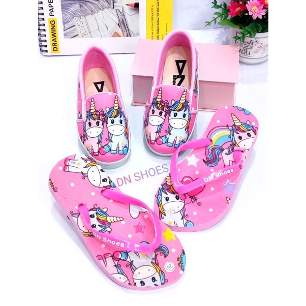 Sepatu Anak Perempuan Paket Sepatu dan Sandal Jepit Anak Perempuan Paket Slip On dan Sandal Flat Anak Murah Lucu Karakter Unicorn Pink