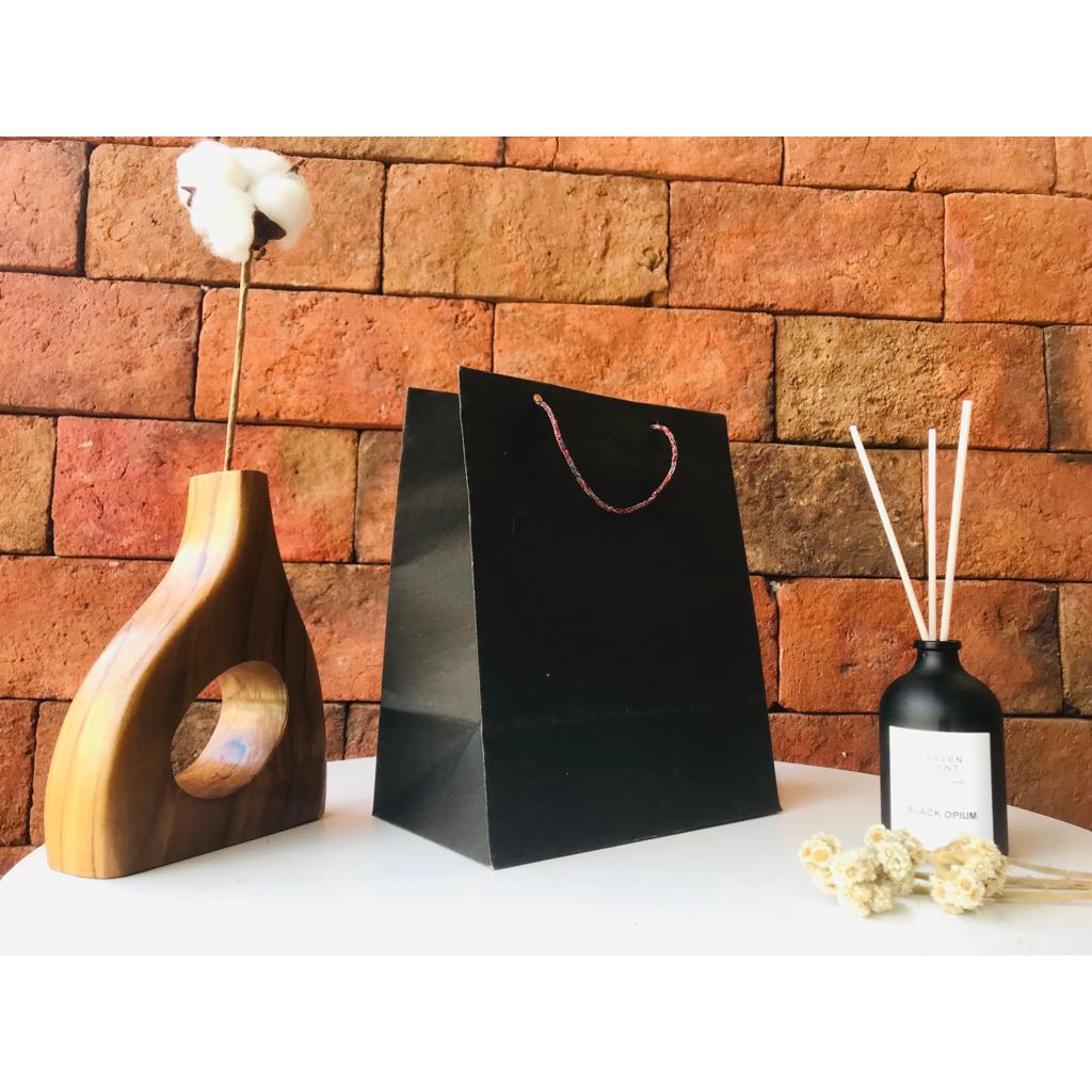 

paperbag polos hitam pernikahan khitan uk18 jumbo