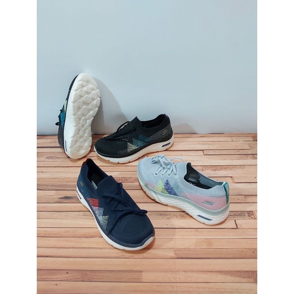 SKECHERS GO RUN HYPER BURST /SEPATU SKECHERS/SEPATU WANITA