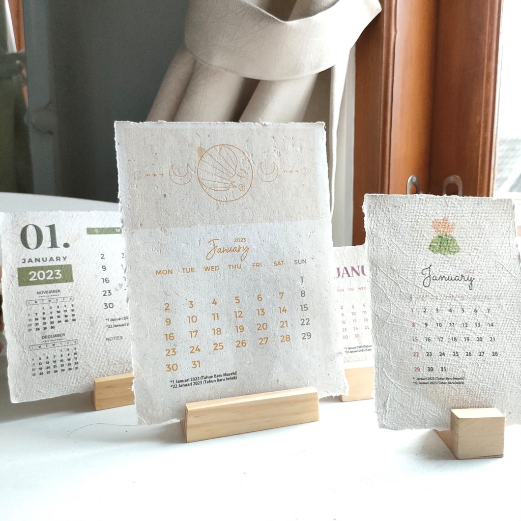 

Kalender daur ulang 2025 by Rebco | kalender 2025 l wooden calendar | kalender unik | kalender ramah lingkungan | Kalender estetik | kalender rustic | vintage calendar | Kalender Meja Tatakan Kayu