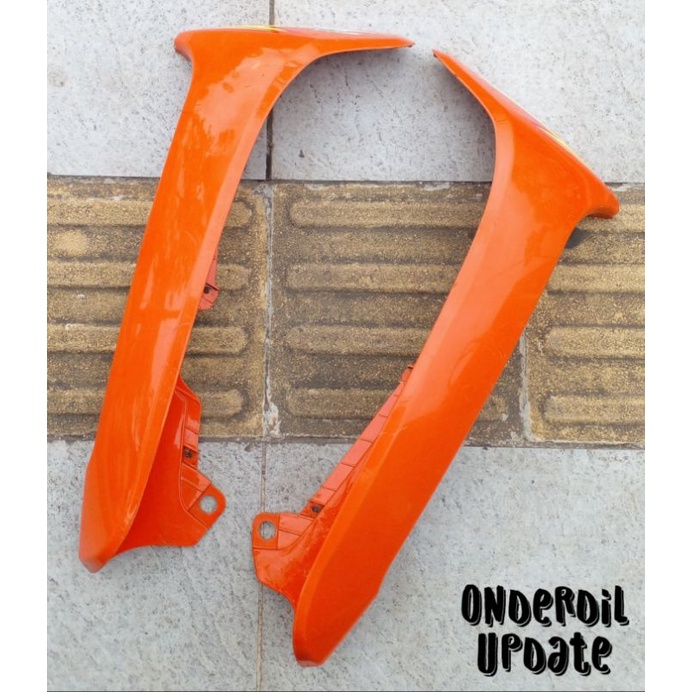 Sayap bagian luar motor Honda Supra Fit Lama Original Orange