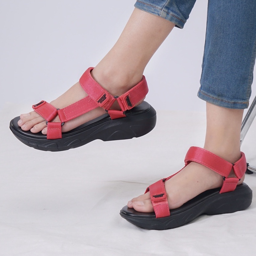 SARASARA YUK - Dunkenstock TEVVA Sepatu Sandal Wanita Size 36 - 40 Sendal Beleza Wedges Model dua Tali Strap Belakang Hak Tinggi Sole 4cm Sandal Gunung Velcro 37 38 39 Warna Grey Belleza Kekinian Premium Terbaru Shoes Ori Original Mall Official Store