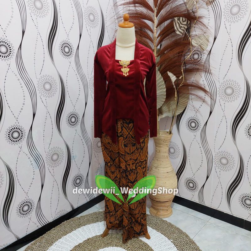 [Setelan] Kebaya + Jarik Instan | Model Pt01 / Nuansa Maroon