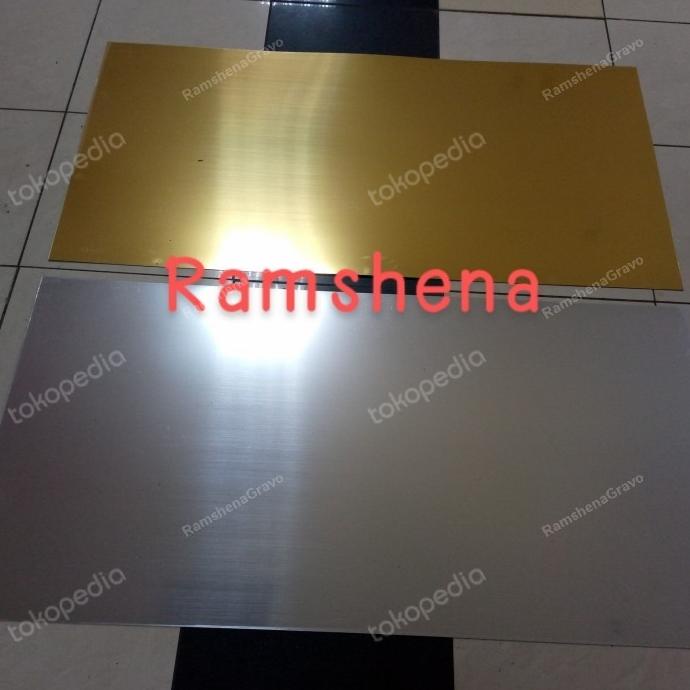 

gravoply/bahan name tag/silver&gold/60x120 tebal 1.5mm