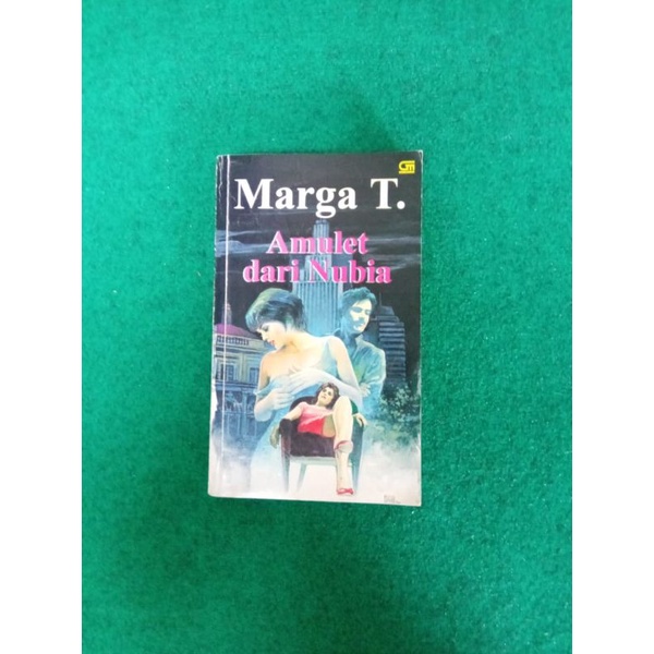 Novel Amulet dari Nubia - Marga T.