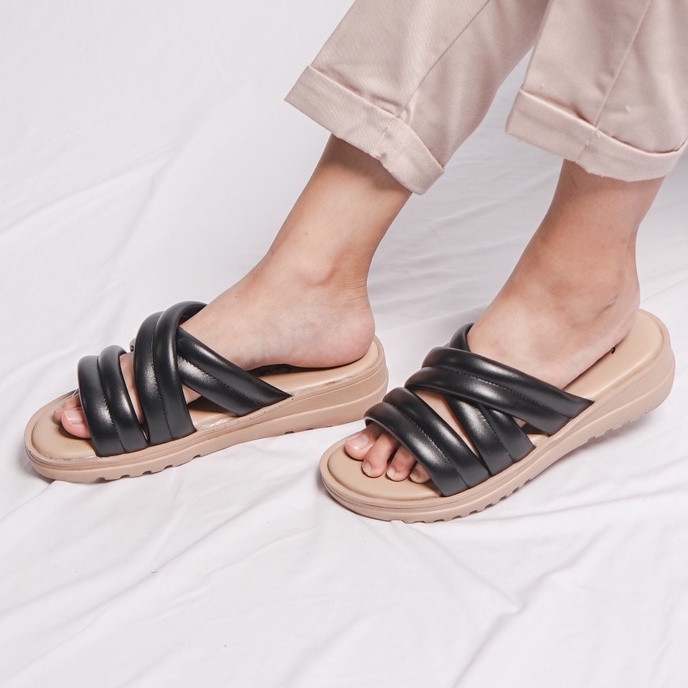 SARASARA YUK - Sandal Wanita Wedges SARA SARA DEKA Sendal Cewek Platform Wegdes Hak Tinggi 4cm Model Silang 2 Size 35 36 37 38 39 40 Pergi Jalan Santai Rumah Slop Belezza Warna BLACK Hitam Selop Premium Kekinian Terbaru Shoes ORI Mall Official Store