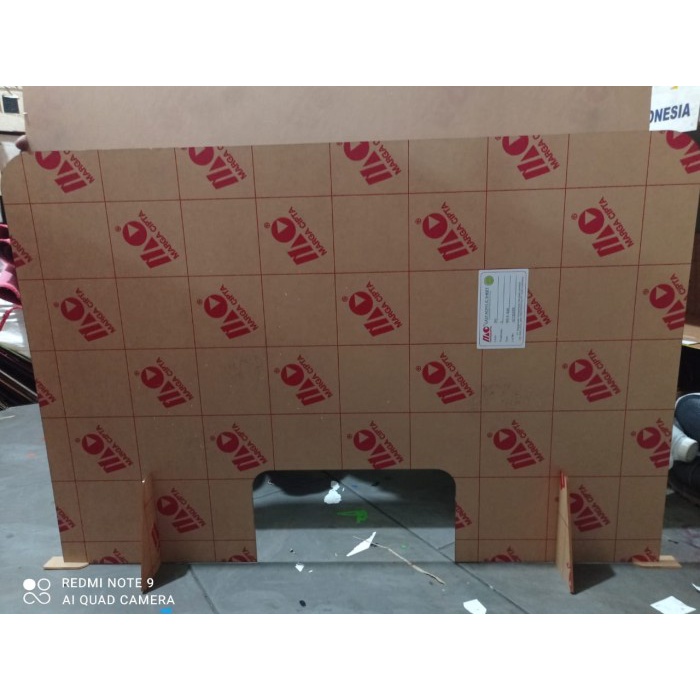 

PARTISI / SEKAT / PEMBATAS MEJA AKRILIK TEBAL 2MM / TABLE DIVIDER