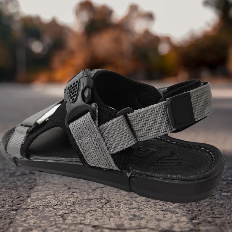 れ Sandal Fipper Sandal Gunung Sandal Hiking Sandal Slempang Cowok TERBARU 3995 ☁