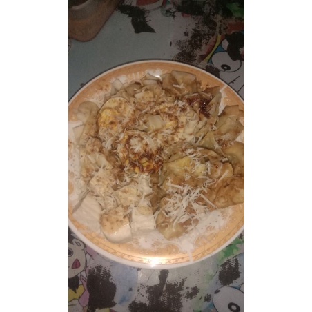 

siomay isi aneka macam..siomay kukus dan goreng