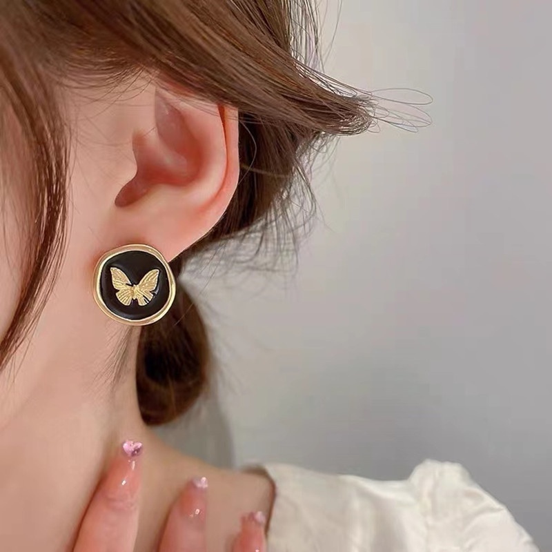 Anting Tusuk Kupu-Kupu Simple Untuk Wanita Aksesoris Perhiasan Anting Emas