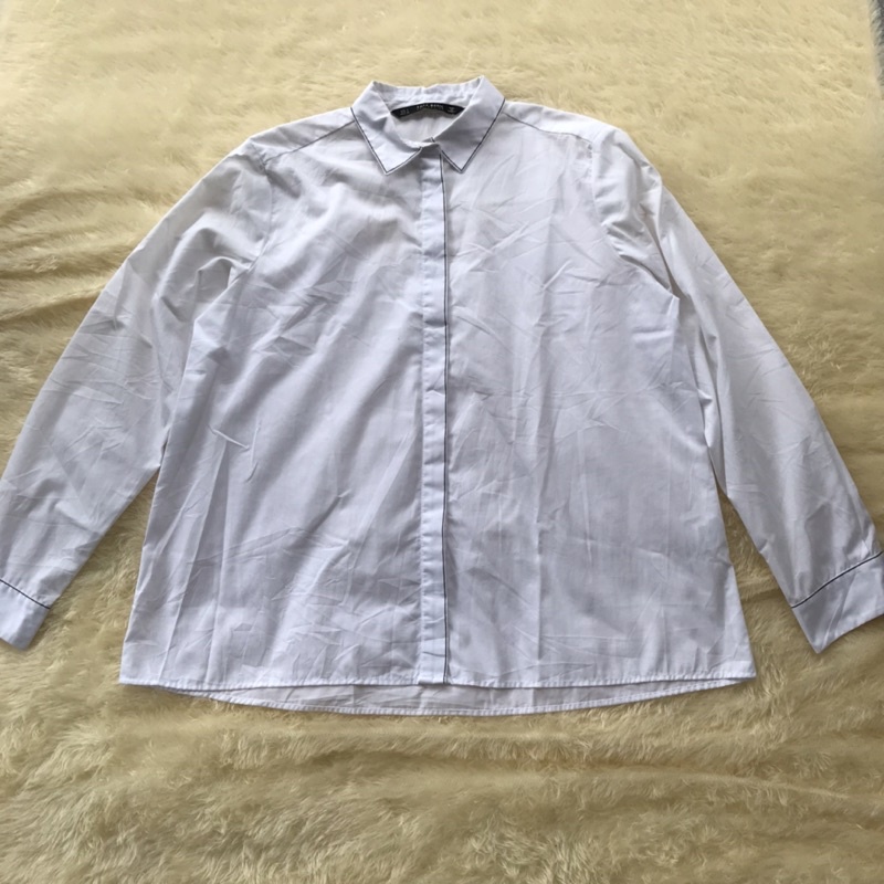 Kemeja putih Brand Zara