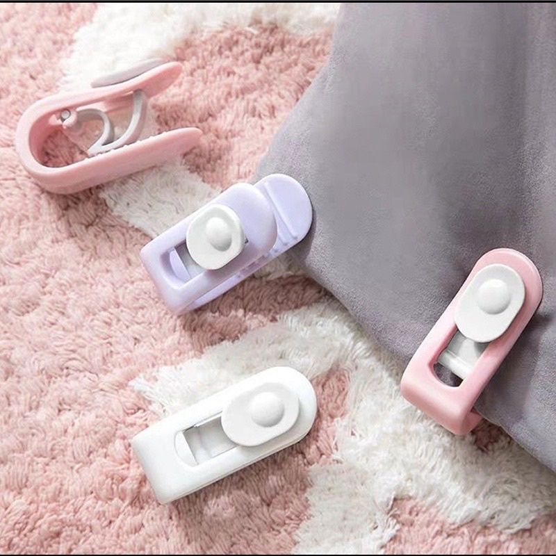 Penjepit Sprei Anti Geser Quilt Cover Holder Penjepit Kasur Selimut Anti Licin / Quilt Cover Holder 