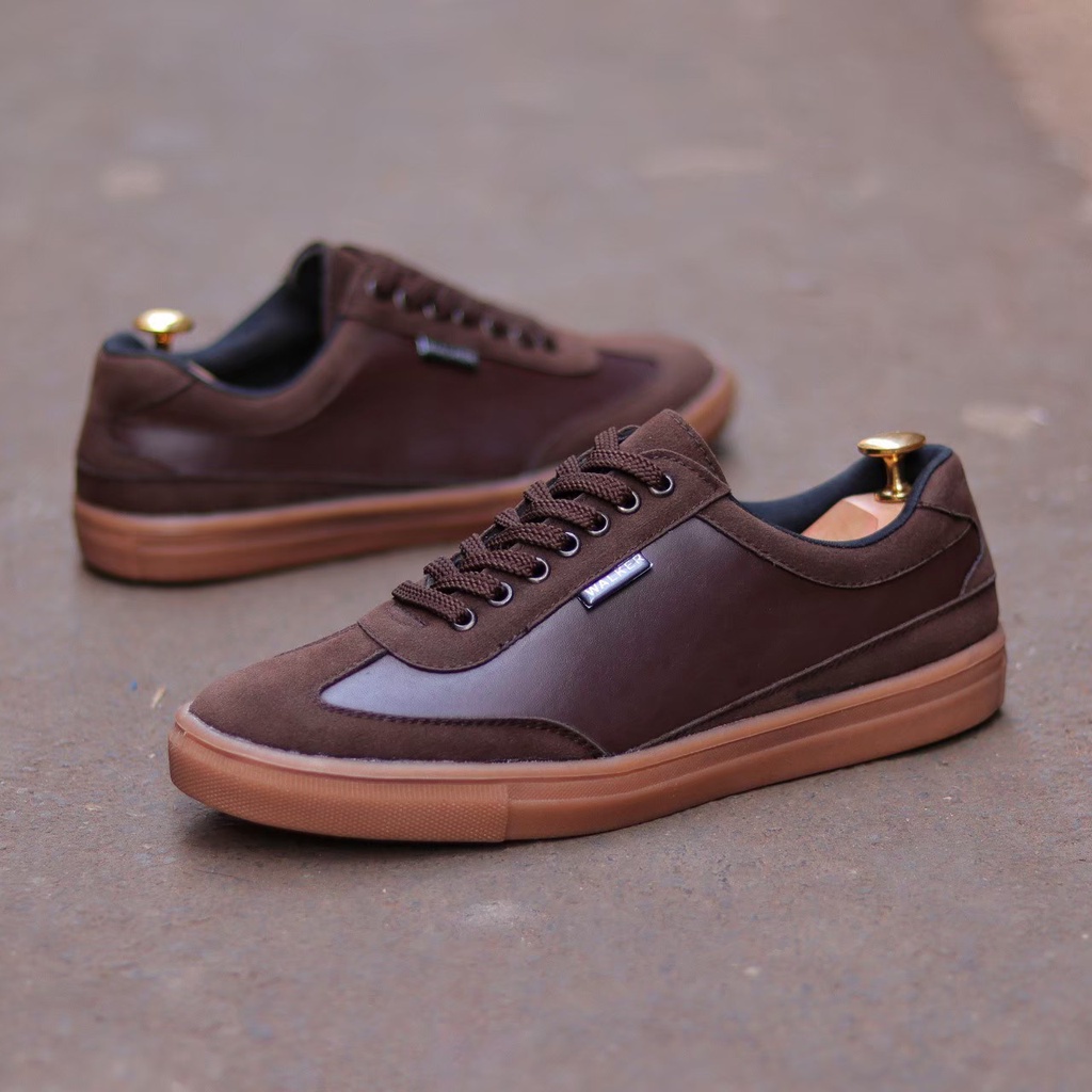 Sepatu Sneakers Kulit Pria Asli Kets Tali Casual Kasual Semi Formal Kerja Kantor Jalan Santai Main Hangout Sekolah Kuliah Pesta Kondangan Sepatu kasual Pria Pantofel Kulit Fashion Casual Shoes Premium Trandy
