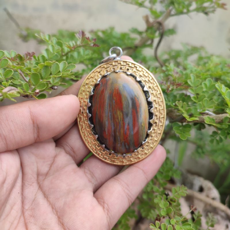 Liontin Pancawarna garut istimewa