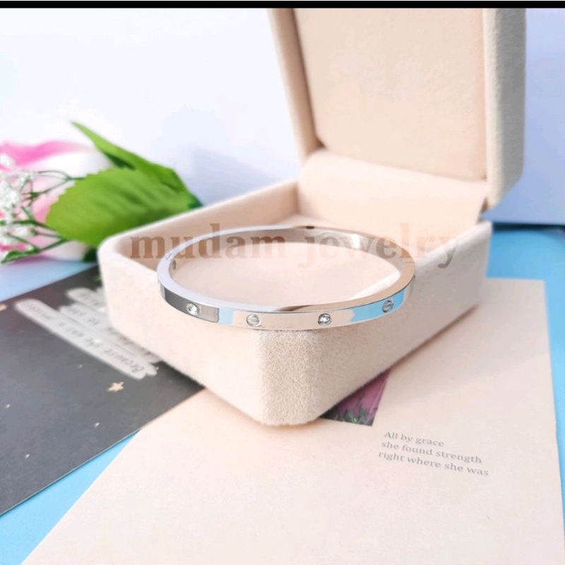 Gelang Titanium Warna Silver Mata