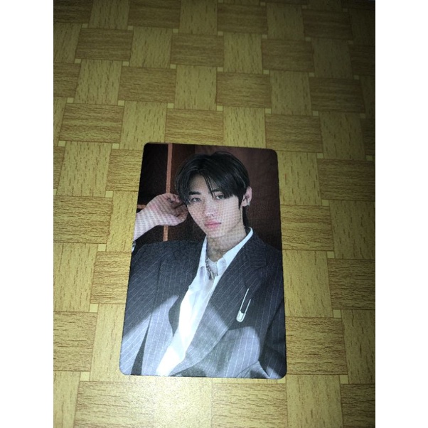 Pc sunghoon peniti border carnival down