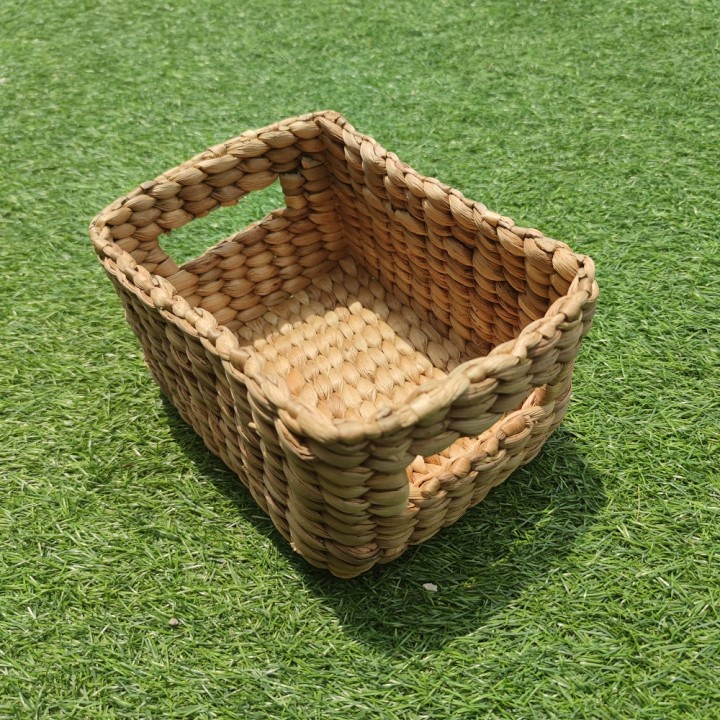 82 Keranjang Storage Box Anyaman Enceng Gondok Persegi Kecil 22x16x12cm