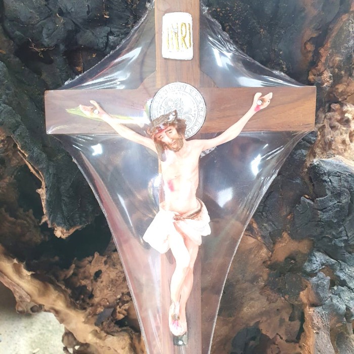 SALIB GANTUNG KAYU JATI BENEDIKTUS