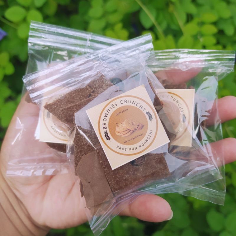 

KERIPIK BROWNIES || BROWNCHY || BROWNIES CRUNCHY || KACANG || MINI POUCH || 12 GRAM || OLEH-OLEH || PEKALONGAN