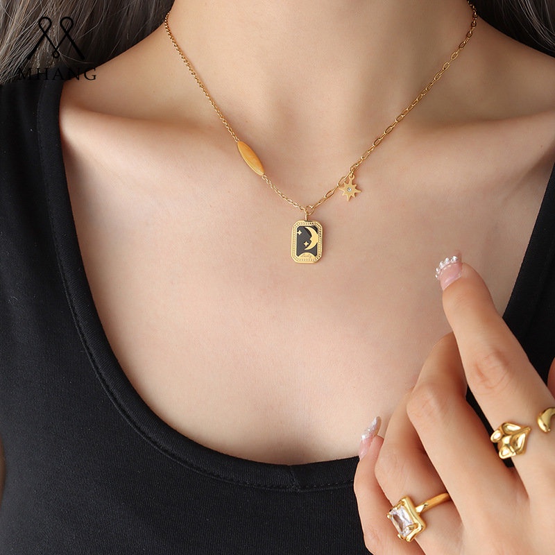 Kalung Rantai Klavikula Titanium Steel Liontin Bulan Bintang Persegi Untuk Wanita