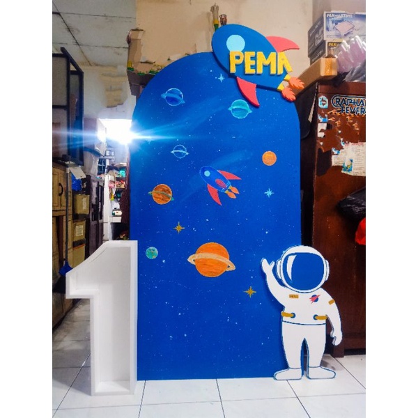KARAKTER ASTRONOT DEKORASI STYROFOAM