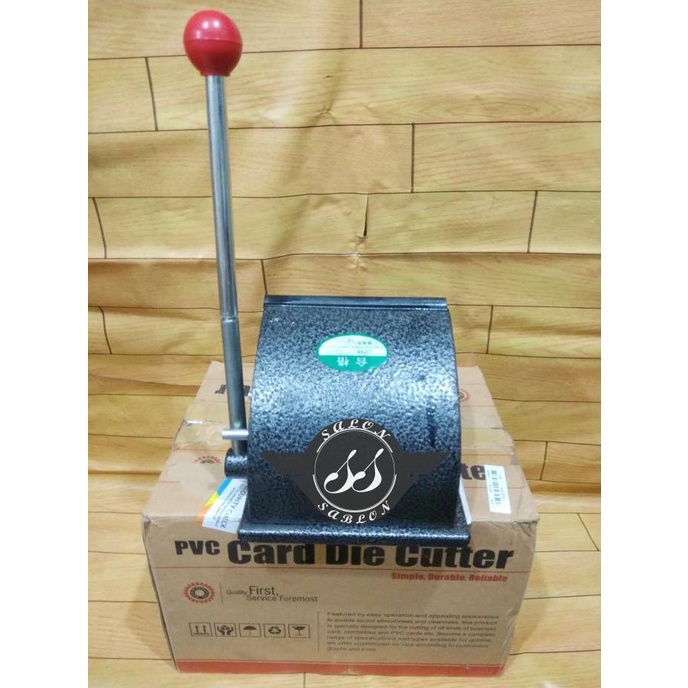 

Mesin Pon / Plong Id Card Merk Card Die Cutter