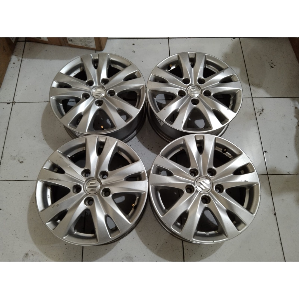 Velg Oem Copotan Mobil ertiga Murah Ring 15 Lubang 5x114 Silver Cocok Untuk Inova Camry Puck up