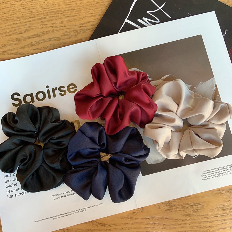 BIG RING SCRUNCHIE HAIR TIE KARET IKAT RAMBUT SILK SATIN WARNA POLOS COKELAT HITAM BESAR KOREA KOREAN SCRUNCHIES PITA