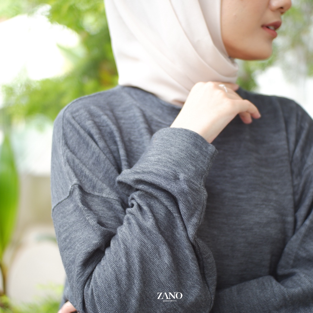 ZANO BASICS Sweater Crop Queen