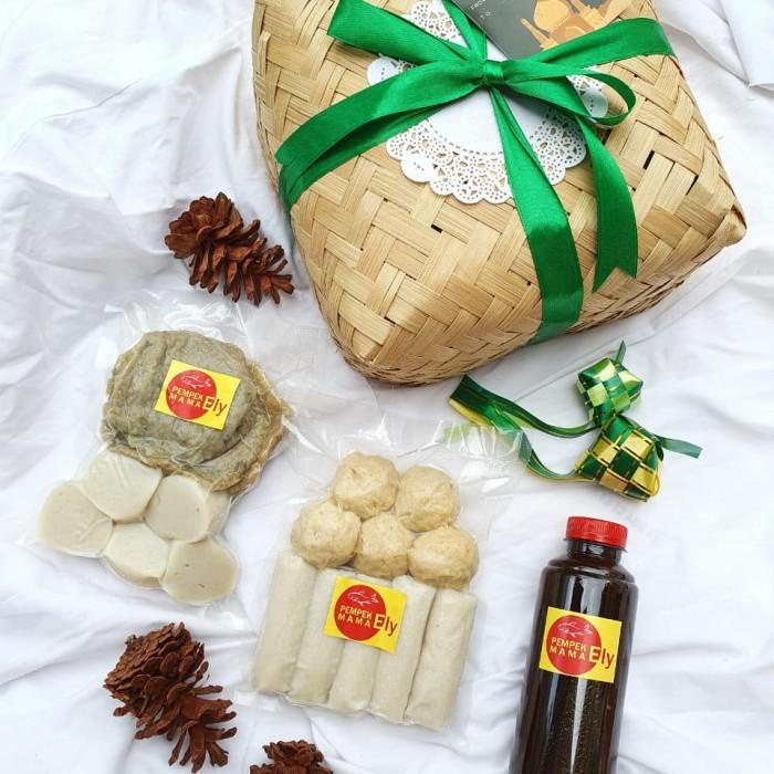 

Parcel Hampers Lebaran Idul Fitri Set Besek Paket Gift Makanan Pempek 039