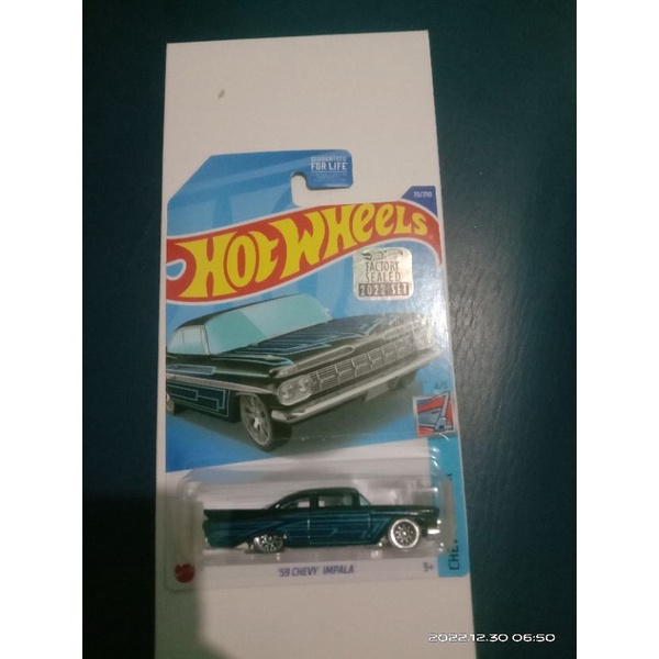 Hot wheels 59 chevy Impala spesial collor
