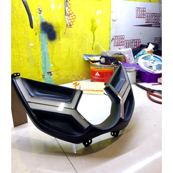 lazy eyes frame nmax old