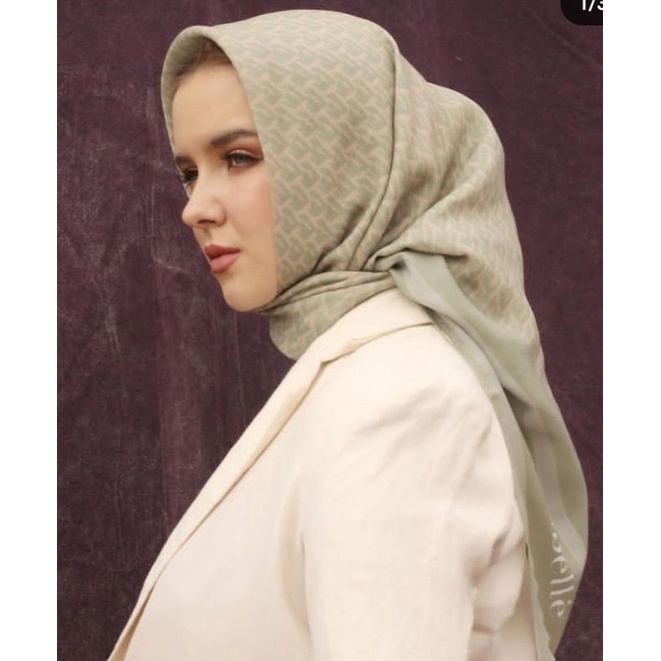 Preloved Scraf La Sabelle