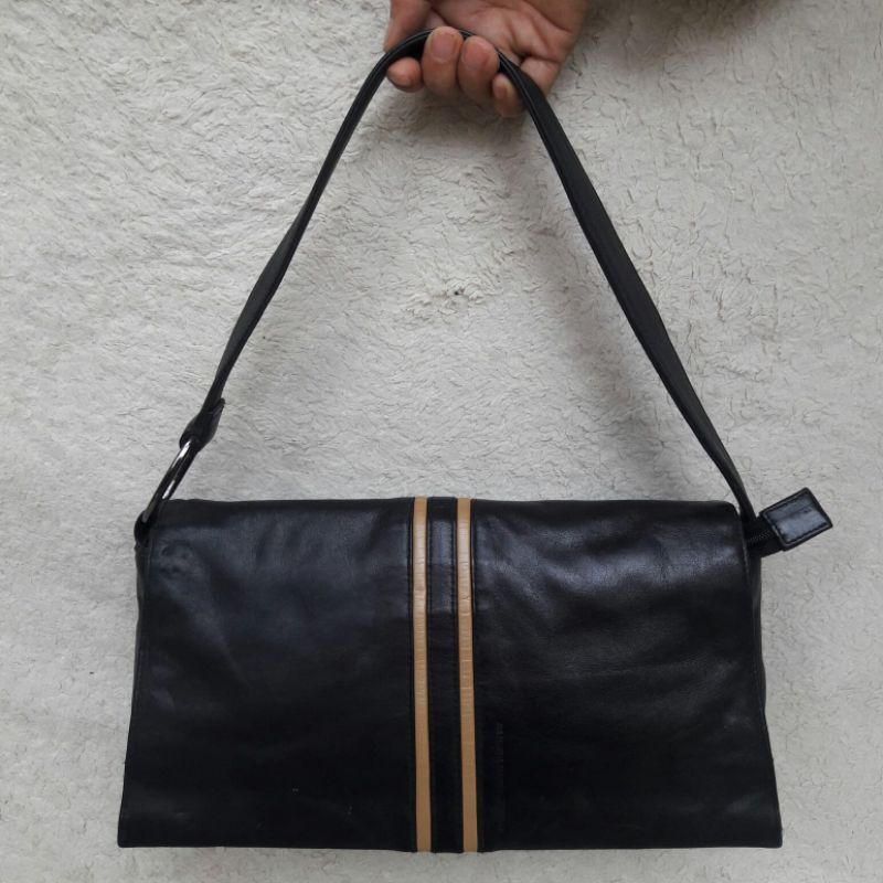 Tas Tomboy Wiz Shoulder Bag Wanita Kulit Asli Hitam